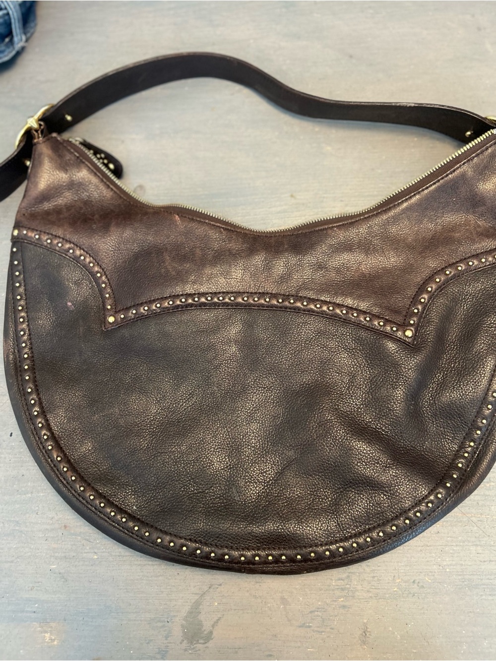 Studded Micheal Kors shoulder bag
Bohemian style 
Nice condition - Picture 3 of 8